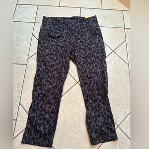 NWT Capri Leggings